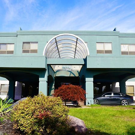 American Inn & Suites Waterford Exterior photo