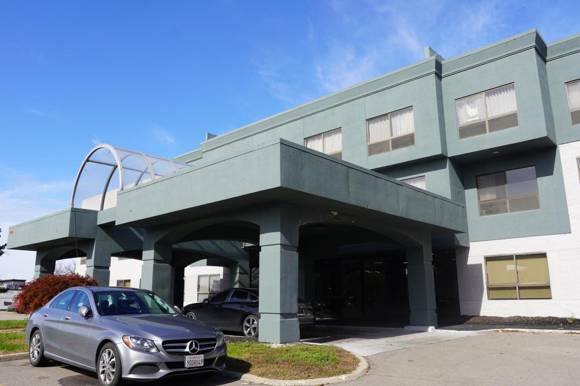 American Inn & Suites Waterford Exterior photo