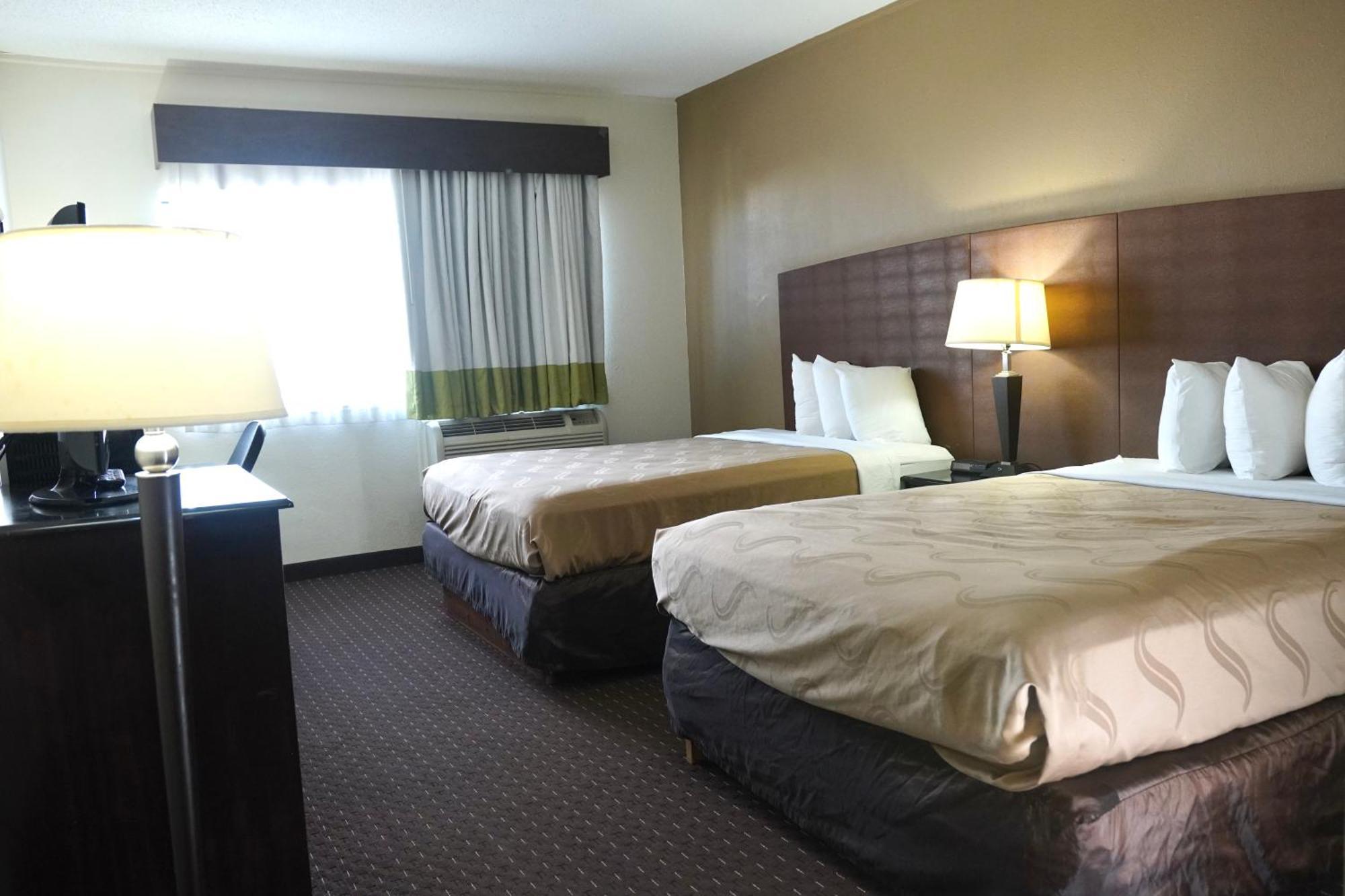 American Inn & Suites Waterford Room photo