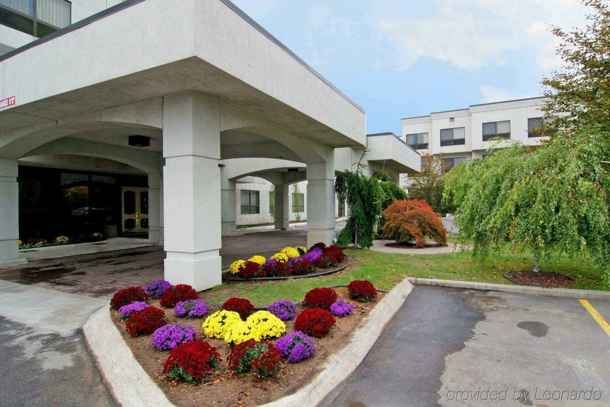 American Inn & Suites Waterford Exterior photo